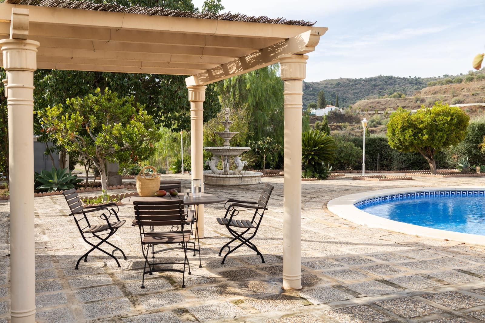7 soveværelse Byhus til salg i Almogia med swimmingpool garage - € 1.350.000 (Ref: 10170230)