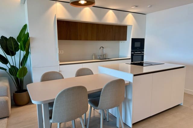 2 makuuhuone Huoneisto vuokrattavana paikassa Las Gaviotas  - Carvajal, Fuengirola mukana uima-altaan 
autotalli - 3 500 € (Ref: 10176057)
