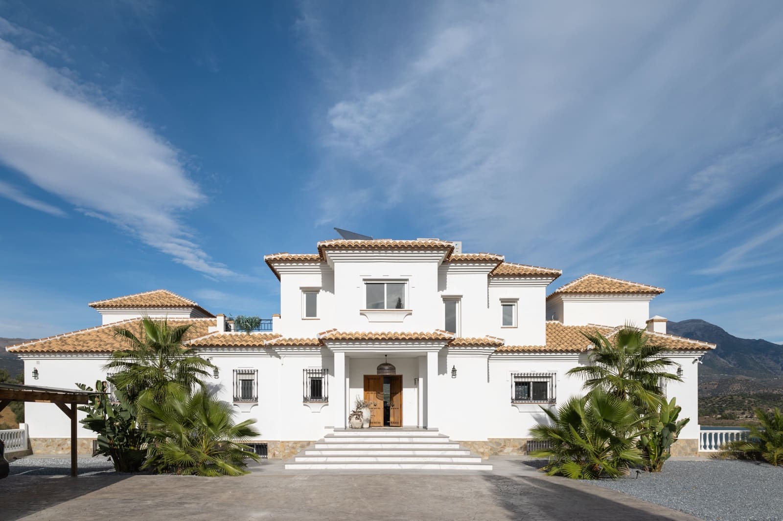 7 quarto Casa em Banda para venda em Vinuela com piscina garagem - 1 675 000 € (Ref: 10179692)