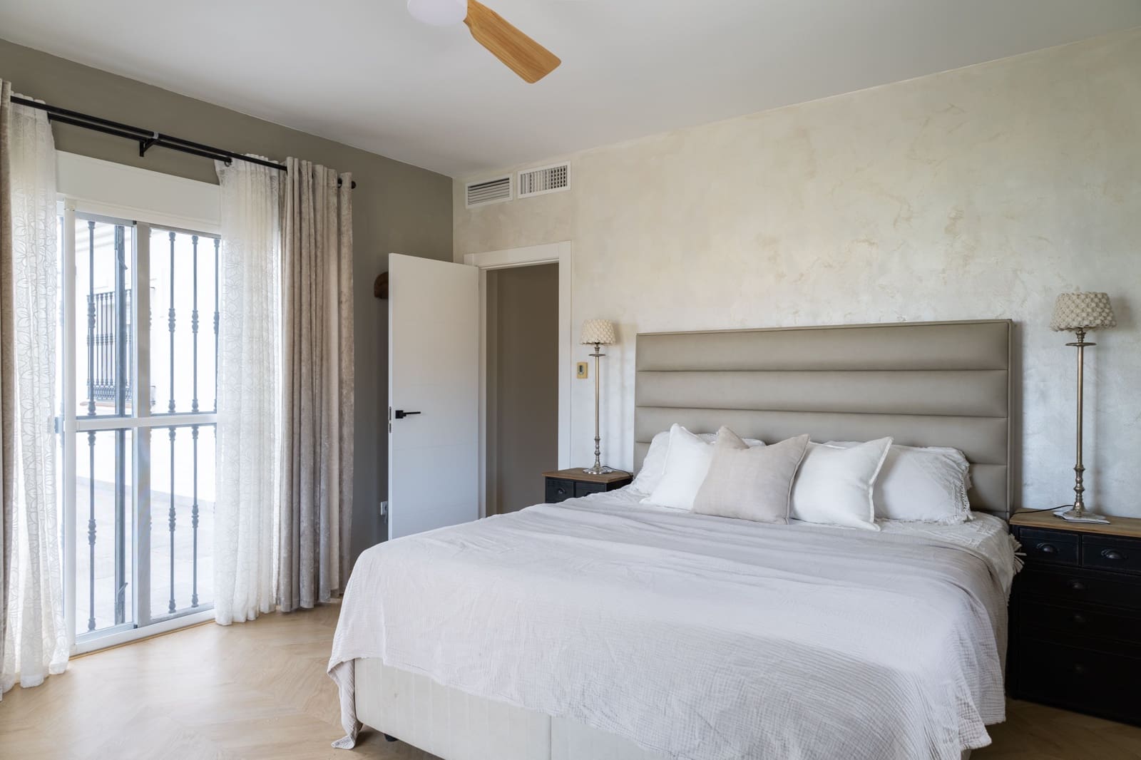 7 quarto Casa em Banda para venda em Vinuela com piscina garagem - 1 675 000 € (Ref: 10179692)