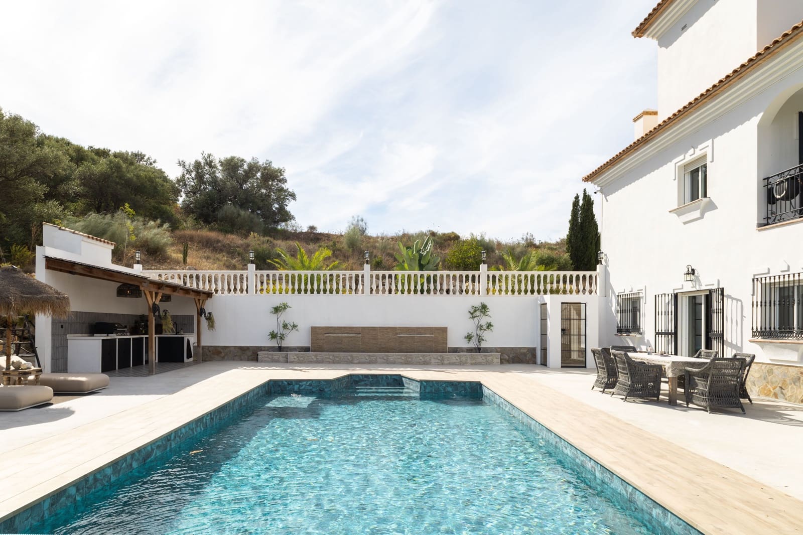 7 quarto Casa em Banda para venda em Vinuela com piscina garagem - 1 675 000 € (Ref: 10179692)