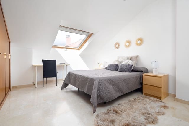 2 soverom Leilighet til salgs i Los Pacos, Fuengirola med svømmebasseng garasje - € 359 000 (Ref: 10181969)