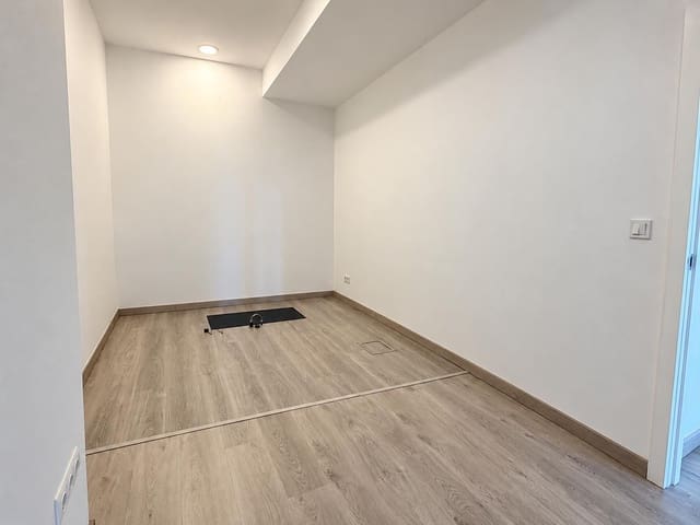 4 soverom Kommersiell til leie i Zona Puerto Deportivo, Fuengirola - € 1 500 (Ref: 10183255)