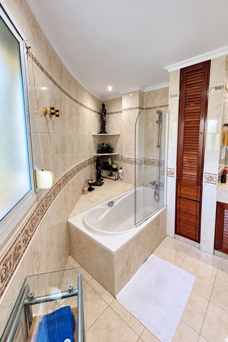 3 sovrum Lägenhet till salu i Fuengirola med garage - 437 000 € (Ref: 10183480)