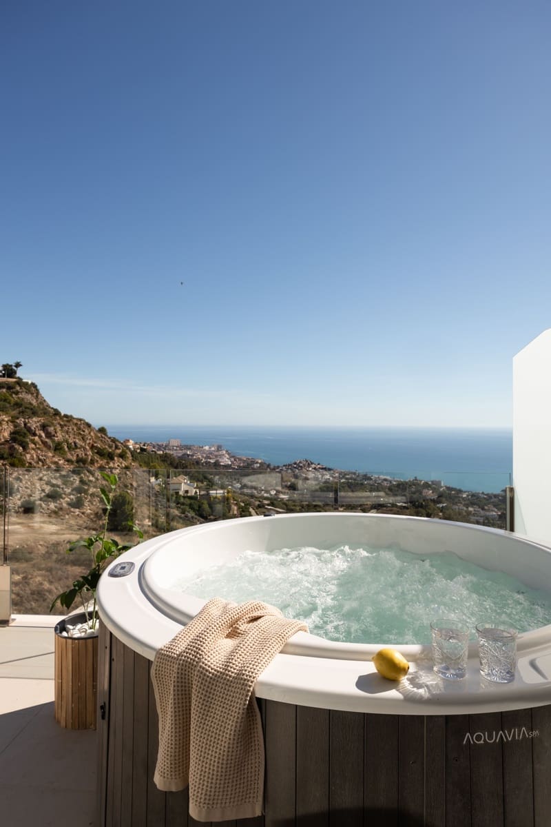 3 soverom Leilighet til salgs i Benalmadena med svømmebasseng garasje - € 1 195 000 (Ref: 10185948)