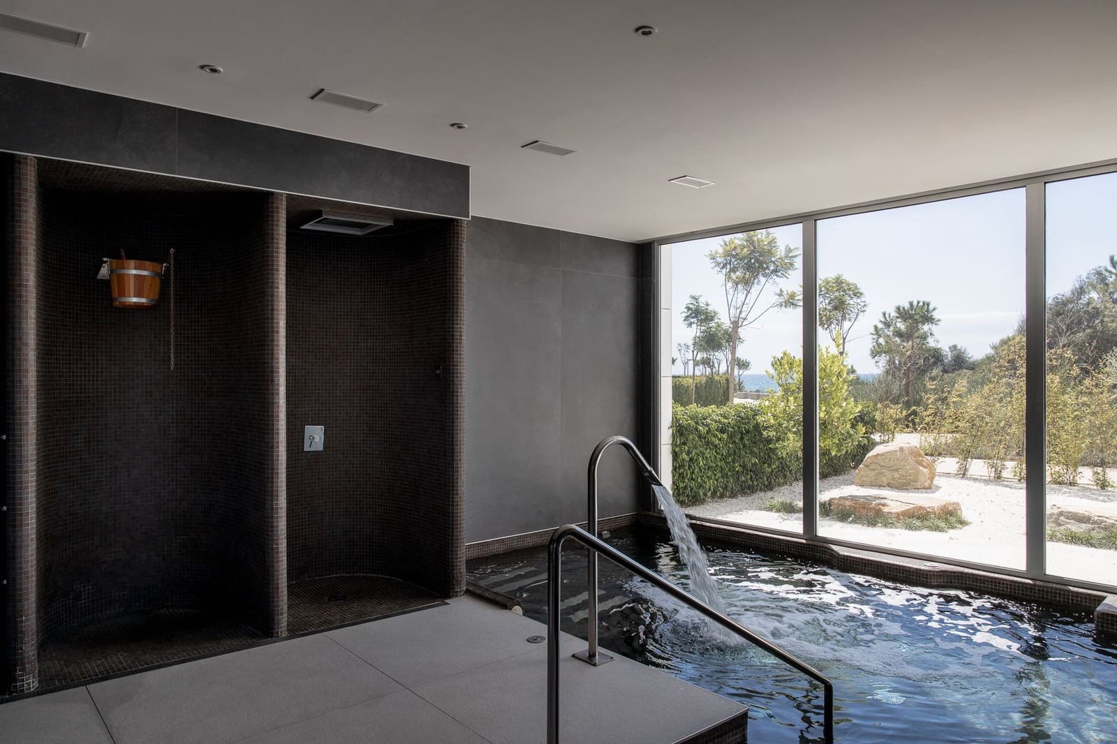 4 Zimmer Apartment zu verkaufen in Estepona mit Pool - 1.342.000 € (Ref: 5547445)