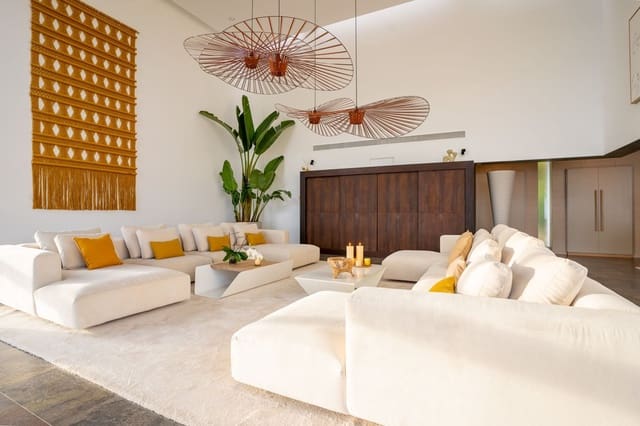 5 bedroom Villa for sale in La Capellanía - El Higuerón, Benalmádena with pool - € 4,975,000 (Ref: 5910181)