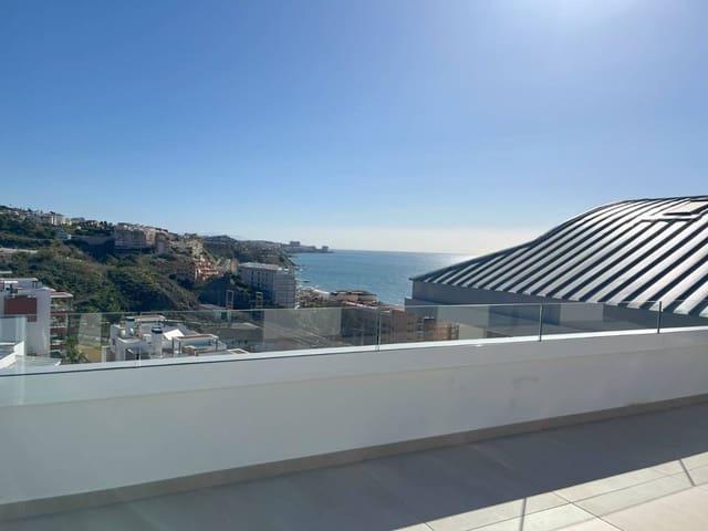 3 makuuhuone Huoneisto myytävänä paikassa Las Gaviotas  - Carvajal, Fuengirola mukana uima-altaan - 999 000 € (Ref: 6053407)