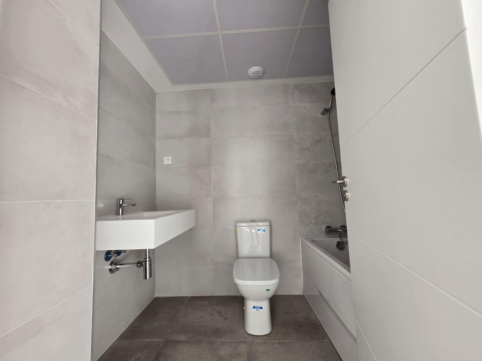 2 bedroom Apartment for sale in Benalmadena with pool - € 339,995 (Ref: 6678312)