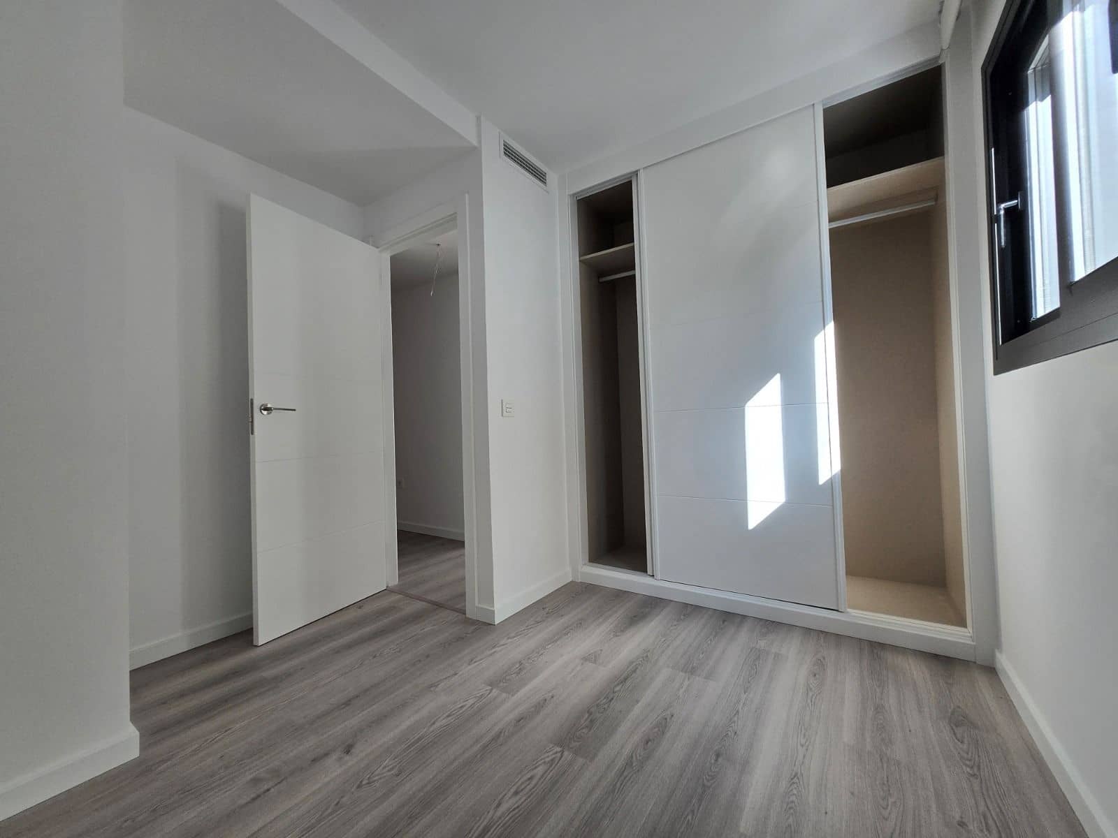 2 bedroom Apartment for sale in Benalmadena with pool - € 339,995 (Ref: 6678312)