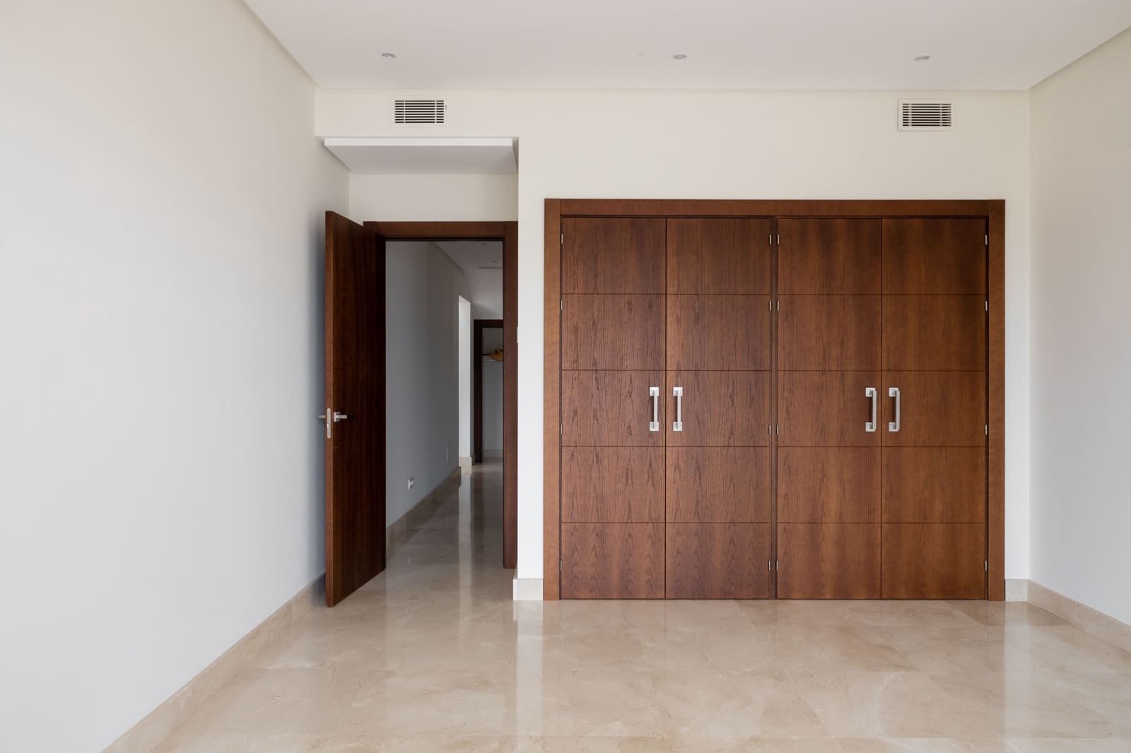 4 soveværelse Villa til salg i Benahavis med swimmingpool - € 2.200.000 (Ref: 6767646)