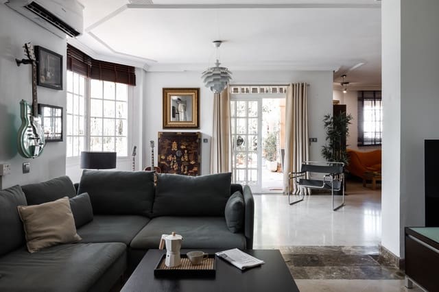 4 sypialnia Willa na sprzedaż w Mijas Costa, Mijas z basenem - 1 099 000 € (Ref: 6920110)