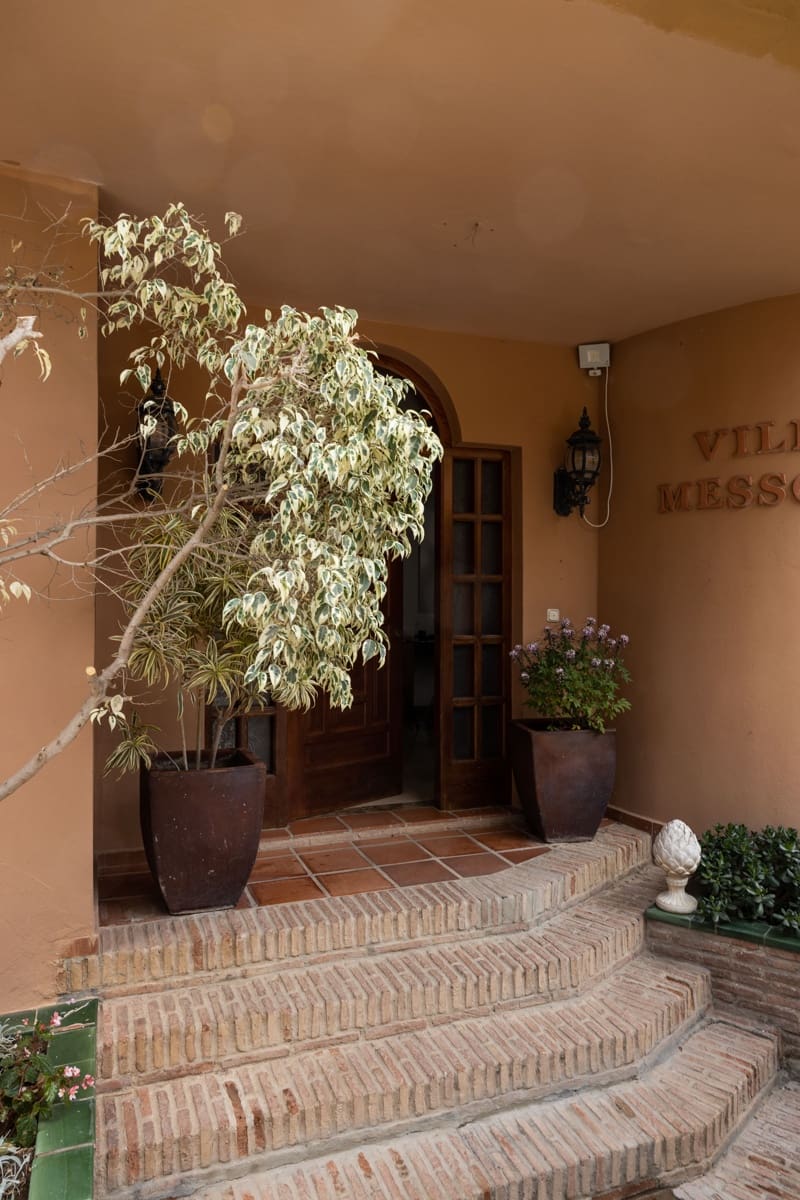 4 bedroom Villa for sale in Mijas Costa with pool - € 1,099,000 (Ref: 6920110)