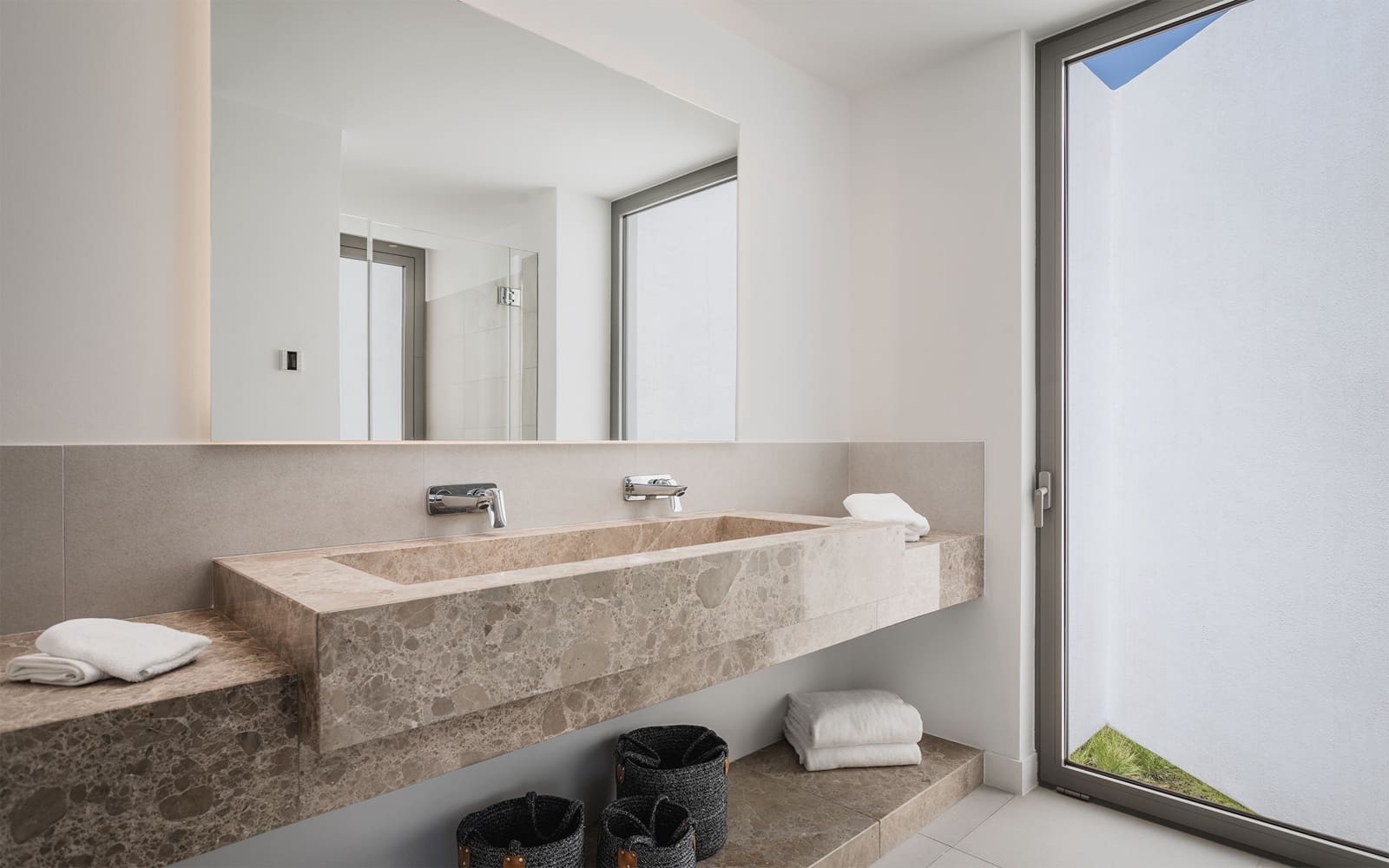 5 soveværelse Villa til salg i Estepona med swimmingpool - € 2.595.000 (Ref: 7423056)