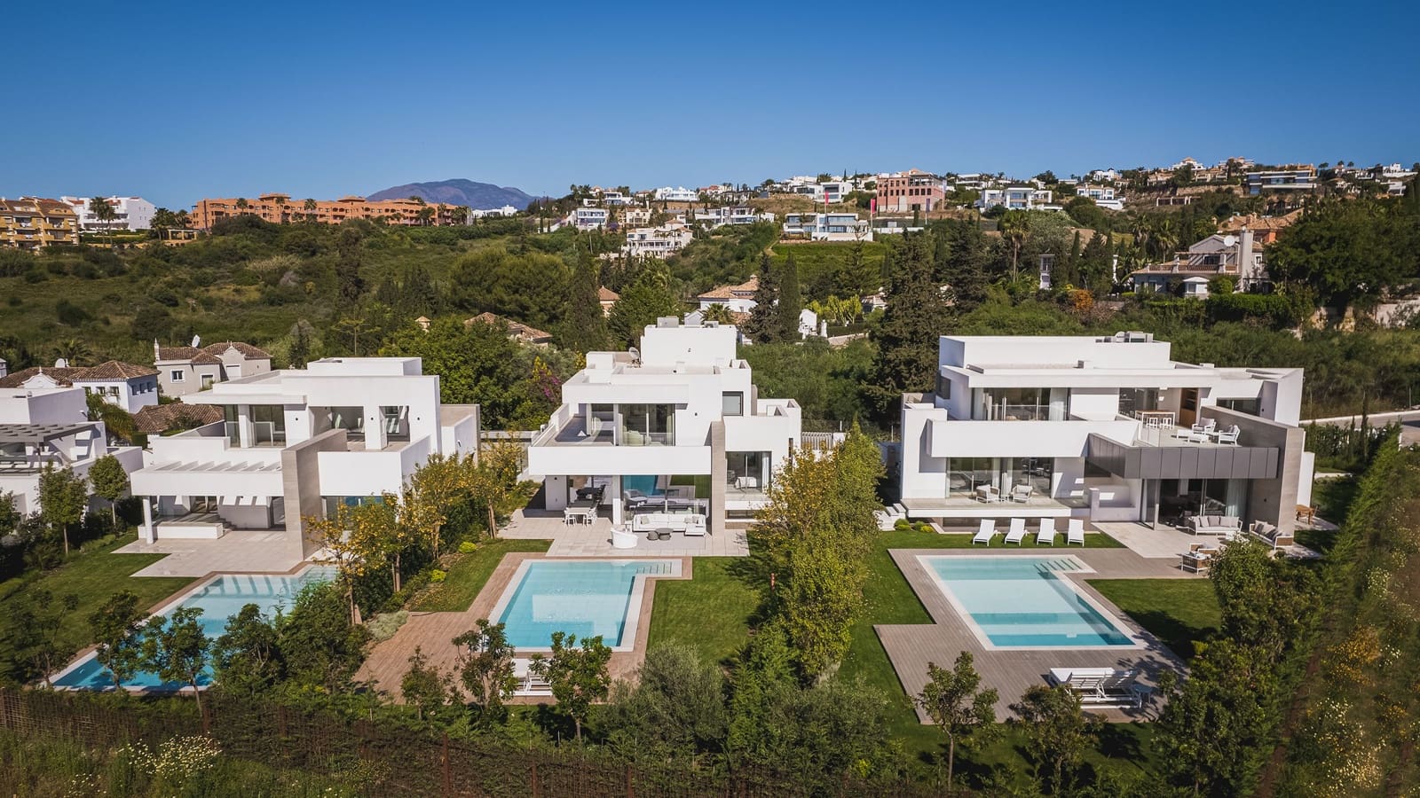 5 soveværelse Villa til salg i Estepona med swimmingpool - € 2.595.000 (Ref: 7423056)