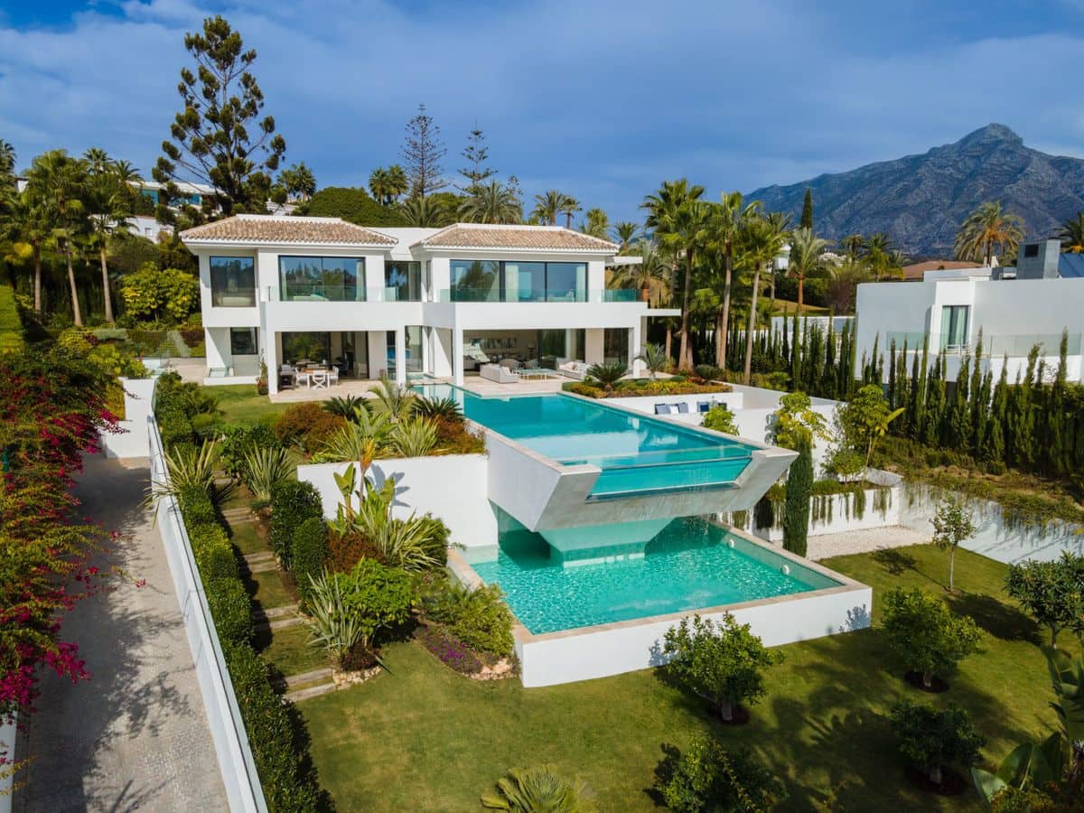 6 slaapkamer Villa te koop in Marbella met zwembad - € 6.990.000 (Ref: 7454807)