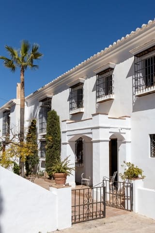 7 soveværelse Villa til salg i Torrox Pueblo, Torrox med swimmingpool - € 880.000 (Ref: 7470591)