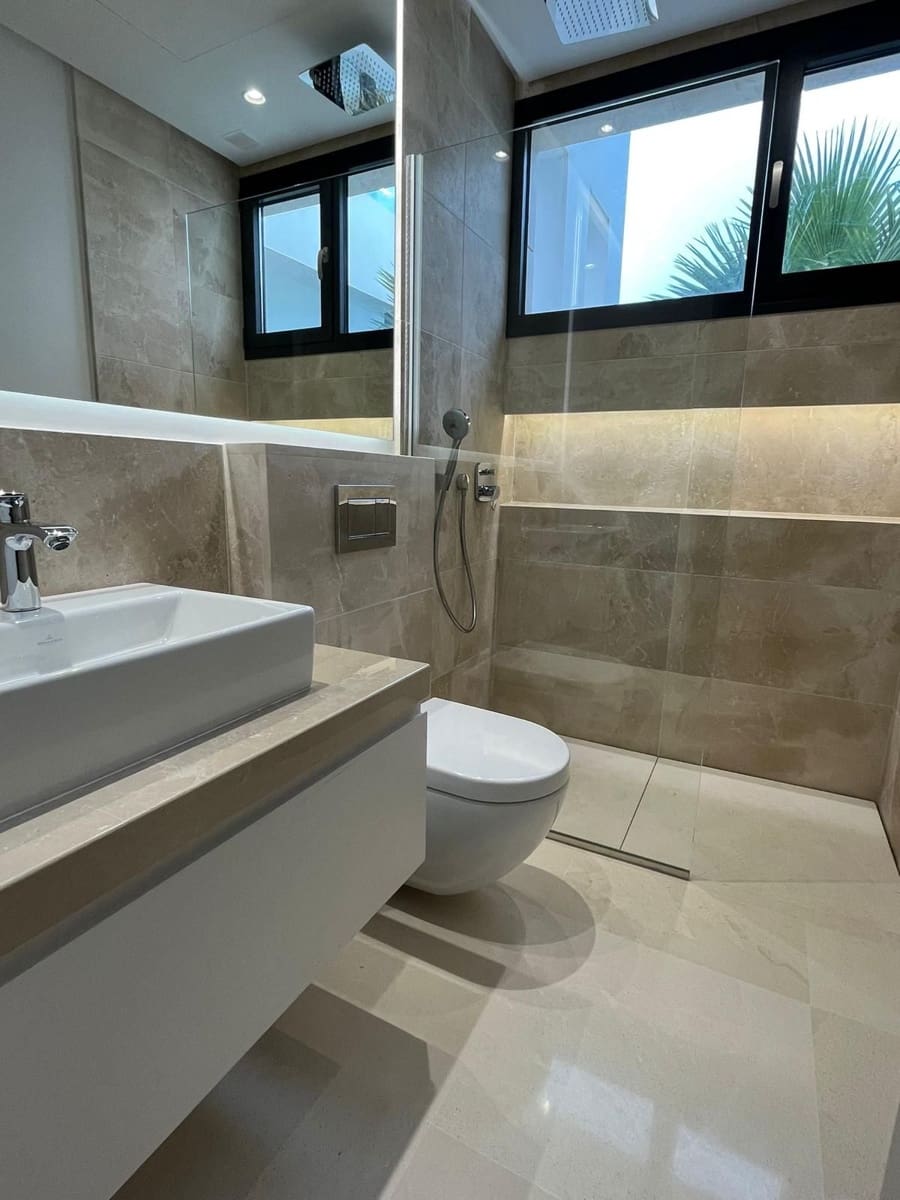 4 soveværelse Villa til salg i Estepona med swimmingpool - € 2.200.000 (Ref: 7527262)