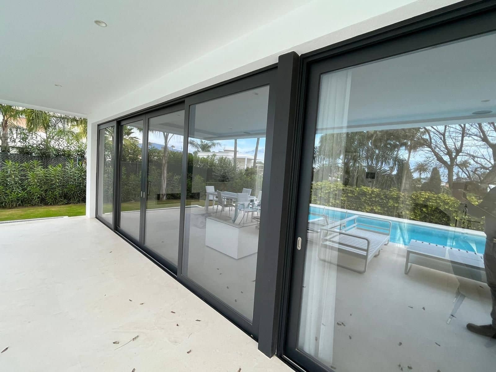 4 soveværelse Villa til salg i Estepona med swimmingpool - € 2.200.000 (Ref: 7527262)