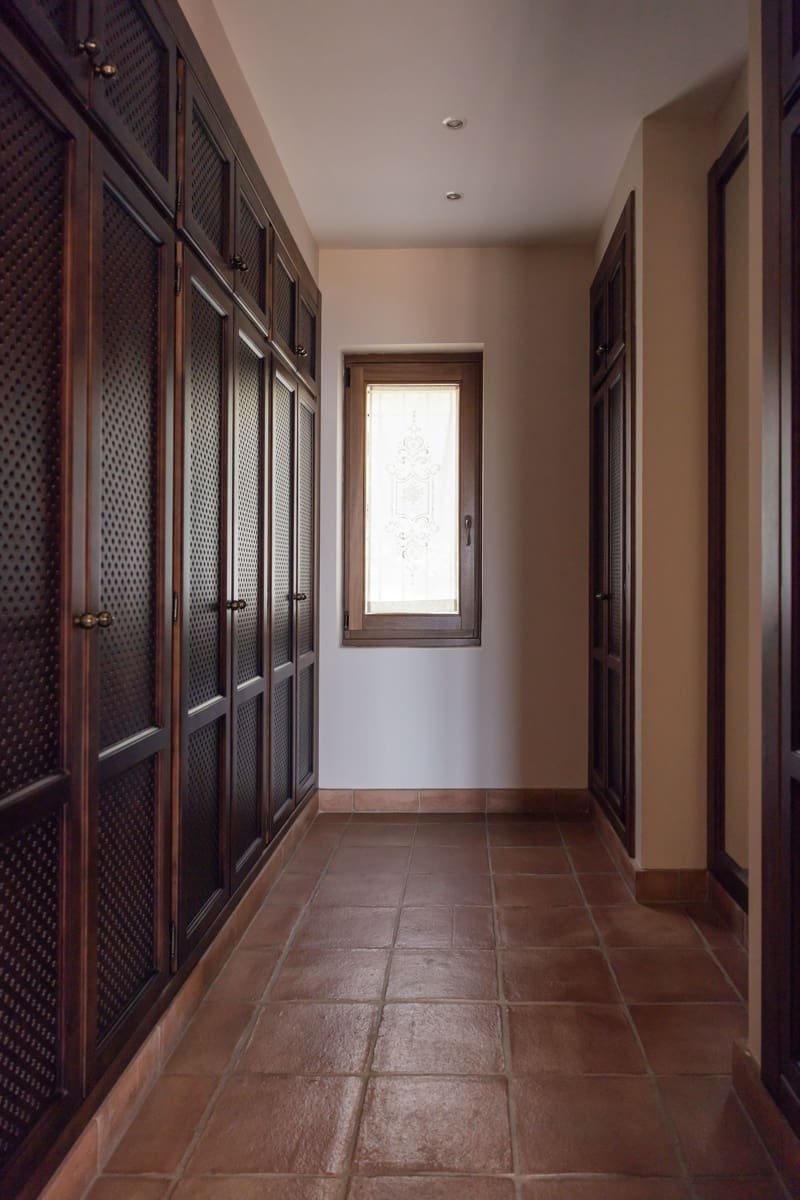 4 bedroom Villa for sale in Mijas Costa with pool - € 2,900,000 (Ref: 7578152)