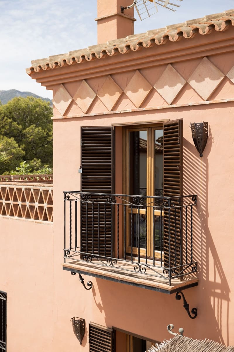 4 bedroom Villa for sale in Mijas Costa with pool - € 2,900,000 (Ref: 7578152)