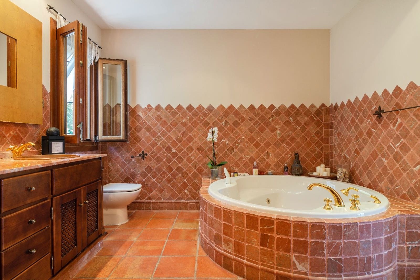 4 bedroom Villa for sale in Mijas Costa with pool - € 2,900,000 (Ref: 7578152)