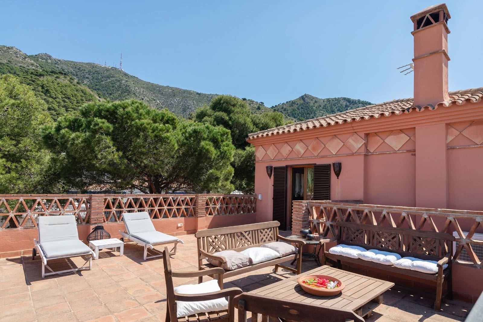4 bedroom Villa for sale in Mijas Costa with pool - € 2,900,000 (Ref: 7578152)