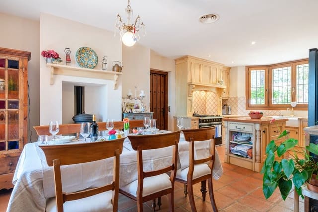 4 bedroom Villa for sale in Mijas Costa, Mijas with pool - € 2,900,000 (Ref: 7578152)