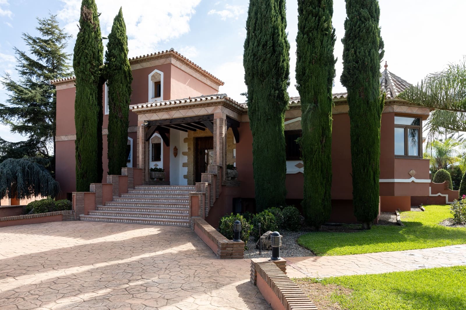 8 soveværelse Finca/Landehus til salg i Coin med swimmingpool - € 2.400.000 (Ref: 7789549)