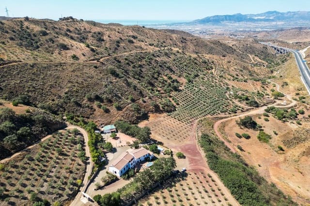 9 makuuhuone Omakotitalo myytävänä paikassa Diseminado Dm P de la Torre, Málaga kaupunki mukana uima-altaan - 2 200 000 € (Ref: 7791795)