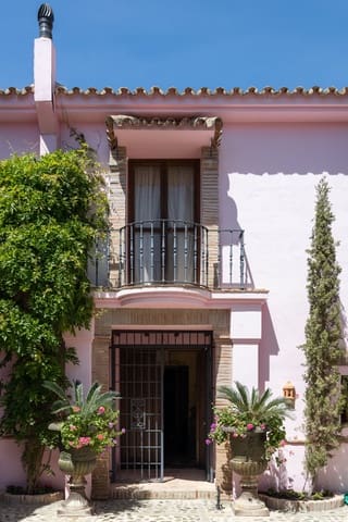 5 soveværelse Villa til salg i Los Arqueros - Puerto del Almendro, Benahavís med swimmingpool - € 5.250.000 (Ref: 7810460)