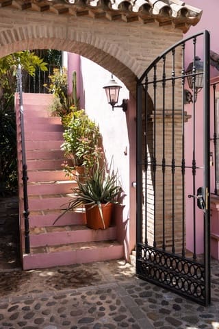 5 soveværelse Villa til salg i Los Arqueros - Puerto del Almendro, Benahavís med swimmingpool - € 5.250.000 (Ref: 7810460)