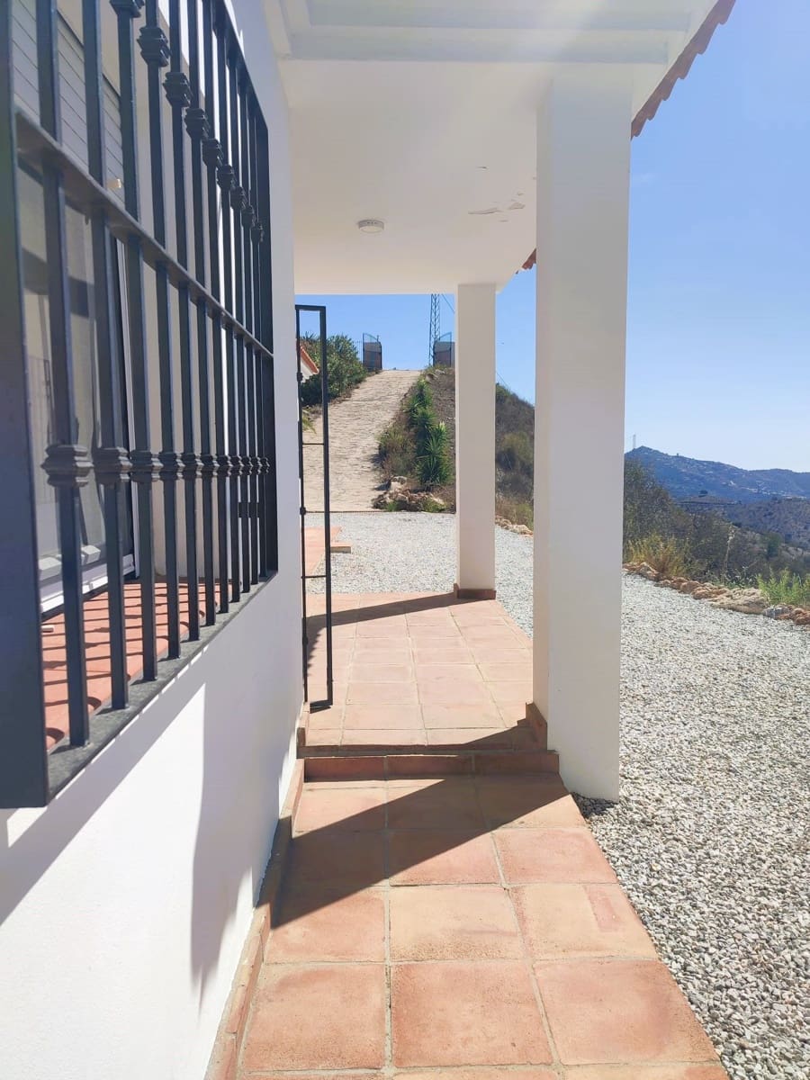 4 soveværelse Byhus til salg i Arenas med swimmingpool - € 455.000 (Ref: 7823668)