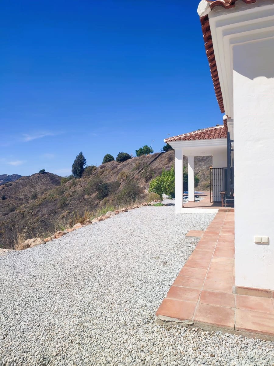 4 soveværelse Byhus til salg i Arenas med swimmingpool - € 455.000 (Ref: 7823668)