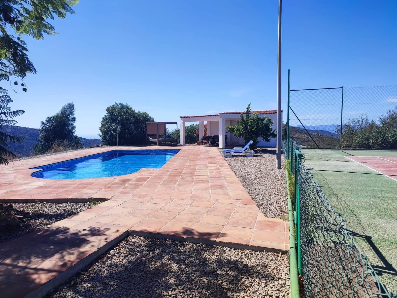 9 soverom Hus til salgs i Arenas med svømmebasseng - € 1 450 000 (Ref: 7823669)