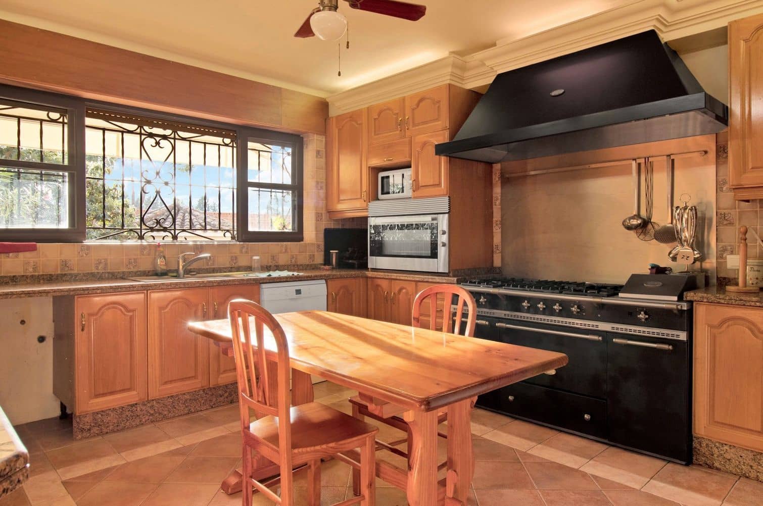 6 soveværelse Villa til salg i Benahavis med swimmingpool - € 4.800.000 (Ref: 7830799)