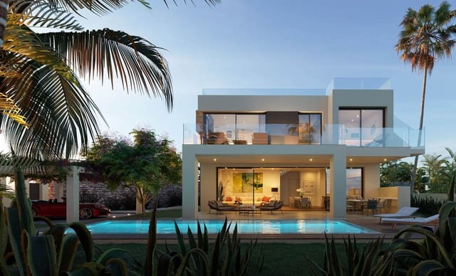 3 bedroom Villa for sale in Estepona with pool - € 1,950,000 (Ref: 7882774)