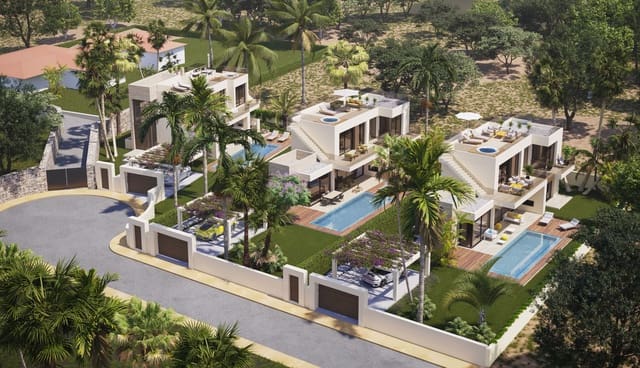 3 bedroom Villa for sale in Estepona with pool - € 1,950,000 (Ref: 7882774)