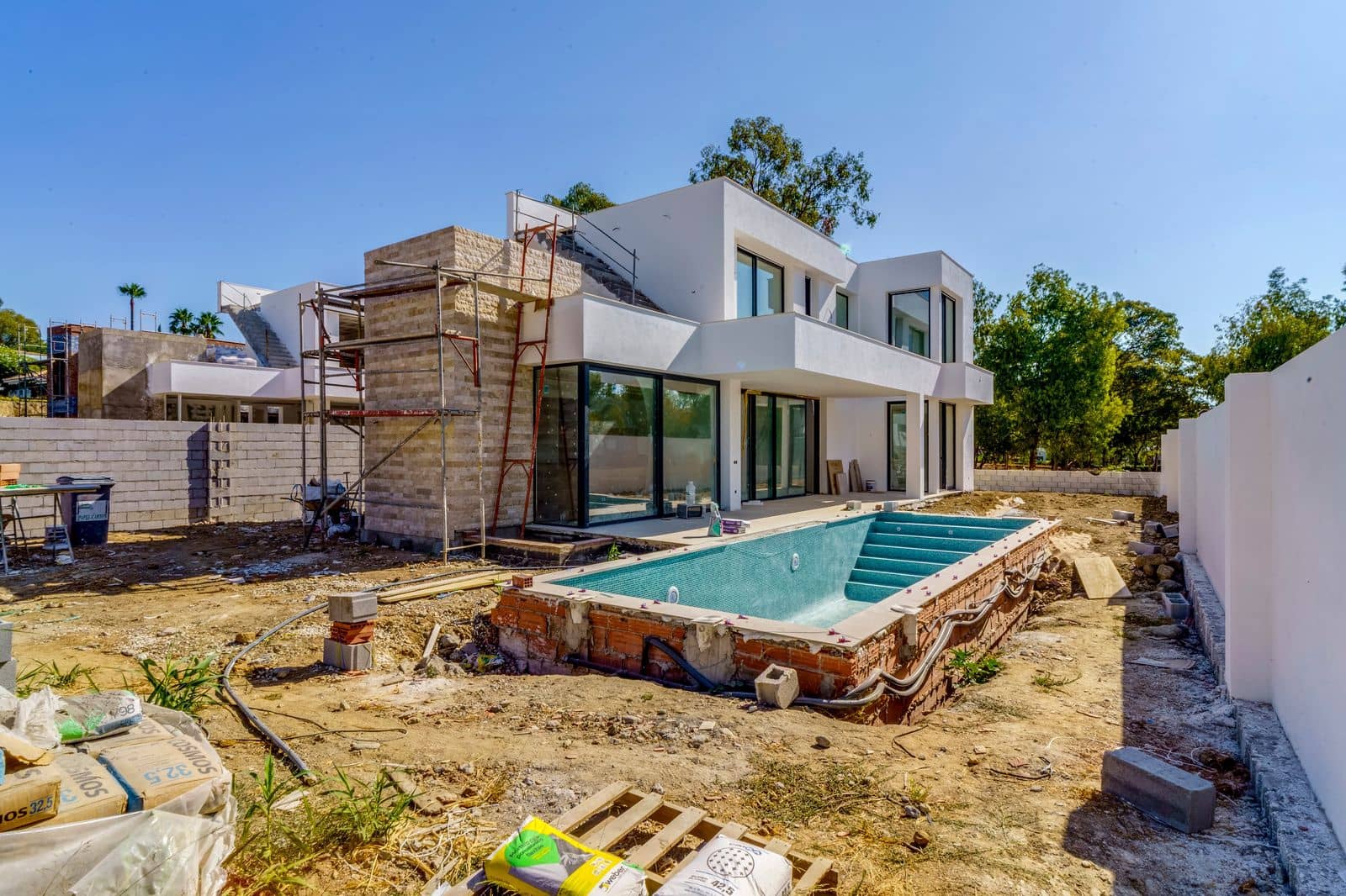 3 bedroom Villa for sale in Estepona with pool - € 1,950,000 (Ref: 7882774)