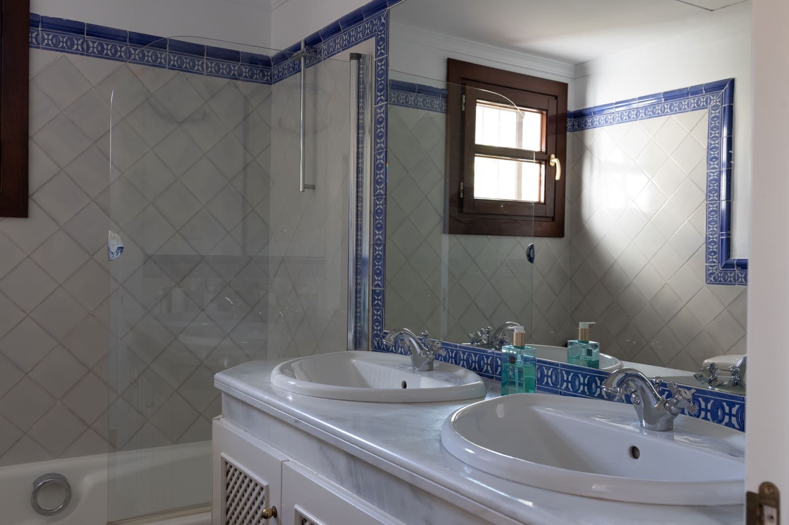 4 soveværelse Byhus til salg i Benahavis med swimmingpool - € 750.000 (Ref: 7933046)