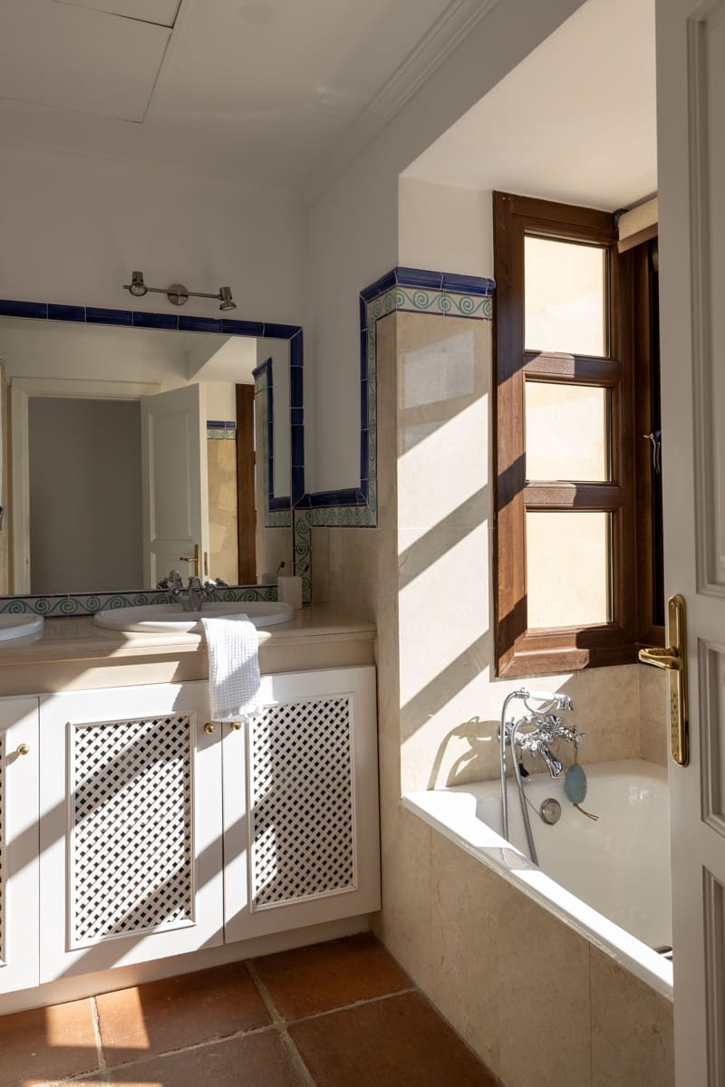 4 soveværelse Byhus til salg i Benahavis med swimmingpool - € 750.000 (Ref: 7933046)