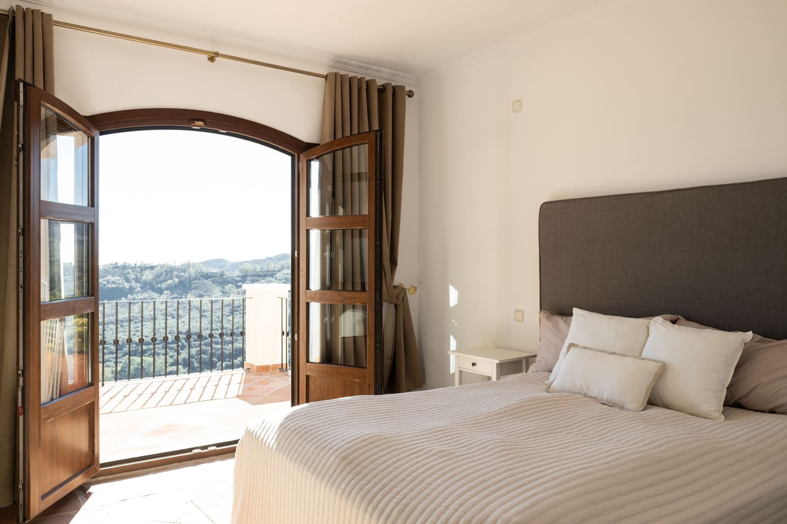 4 soveværelse Byhus til salg i Benahavis med swimmingpool - € 750.000 (Ref: 7933046)