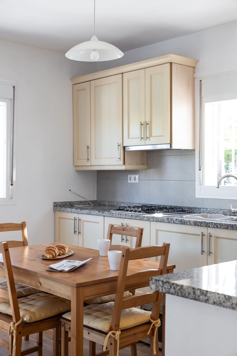 5 sypialnia Willa na sprzedaż w Coin z basenem - 629 000 € (Ref: 7933047)