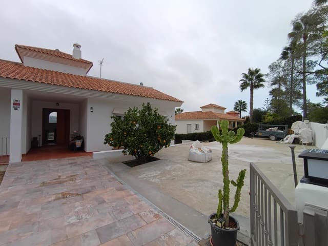 5 camera da letto Villa in vendita in Sotogrande Alto, San Roque con piscina - 980.000 € (Rif: 7938571)