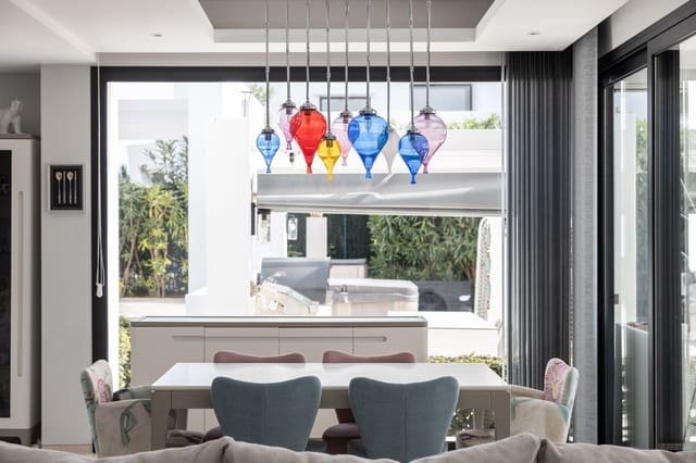 6 soverom Villa til salgs i El Paraiso, Estepona med svømmebasseng - € 1 995 000 (Ref: 7953765)