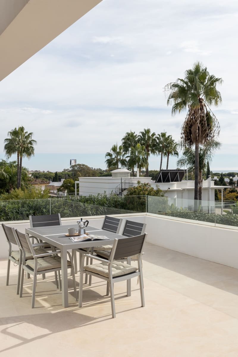 6 soverom Villa til salgs i El Paraiso med svømmebasseng - € 1 995 000 (Ref: 7953765)