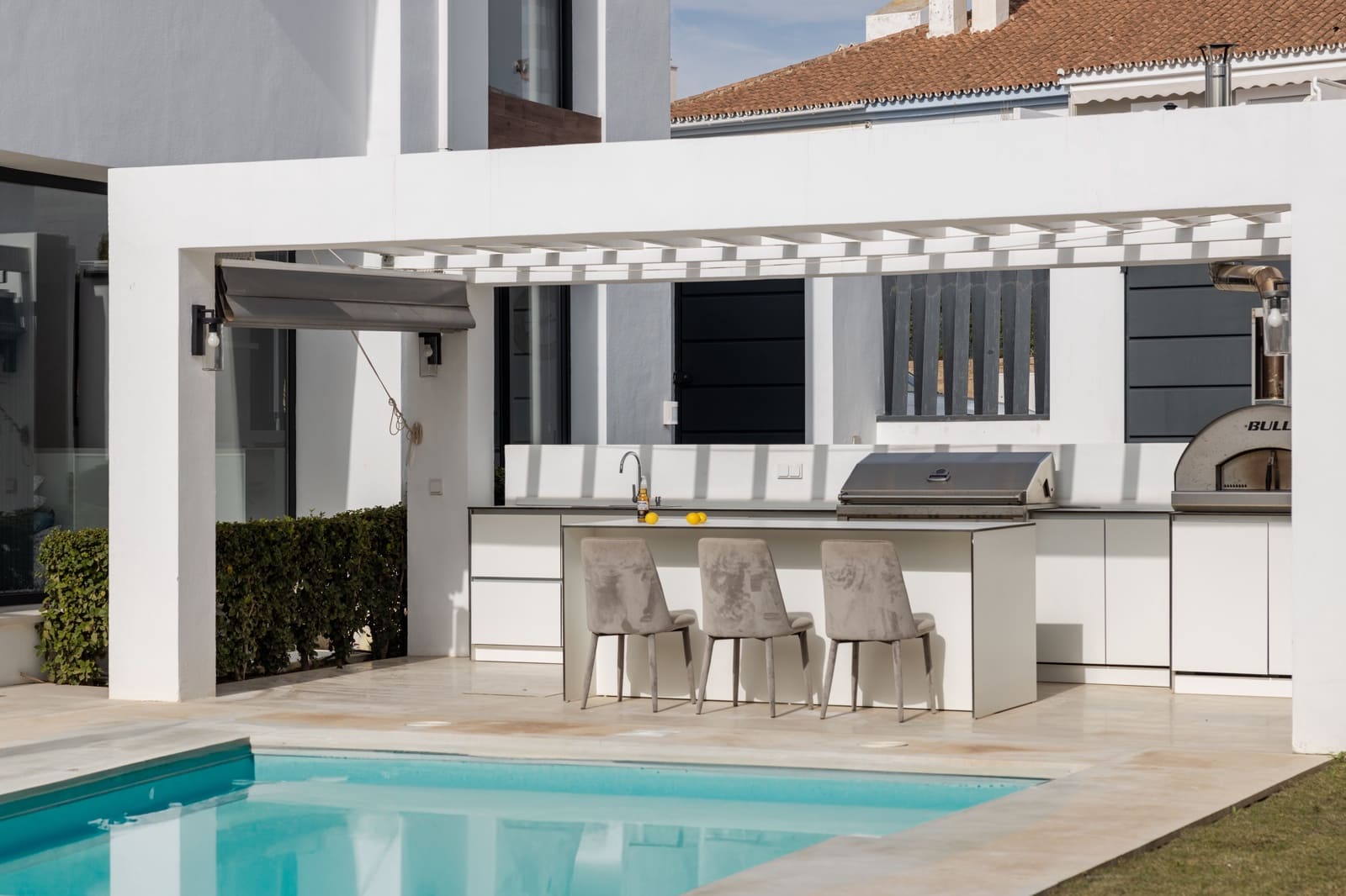 6 soverom Villa til salgs i El Paraiso med svømmebasseng - € 1 995 000 (Ref: 7953765)