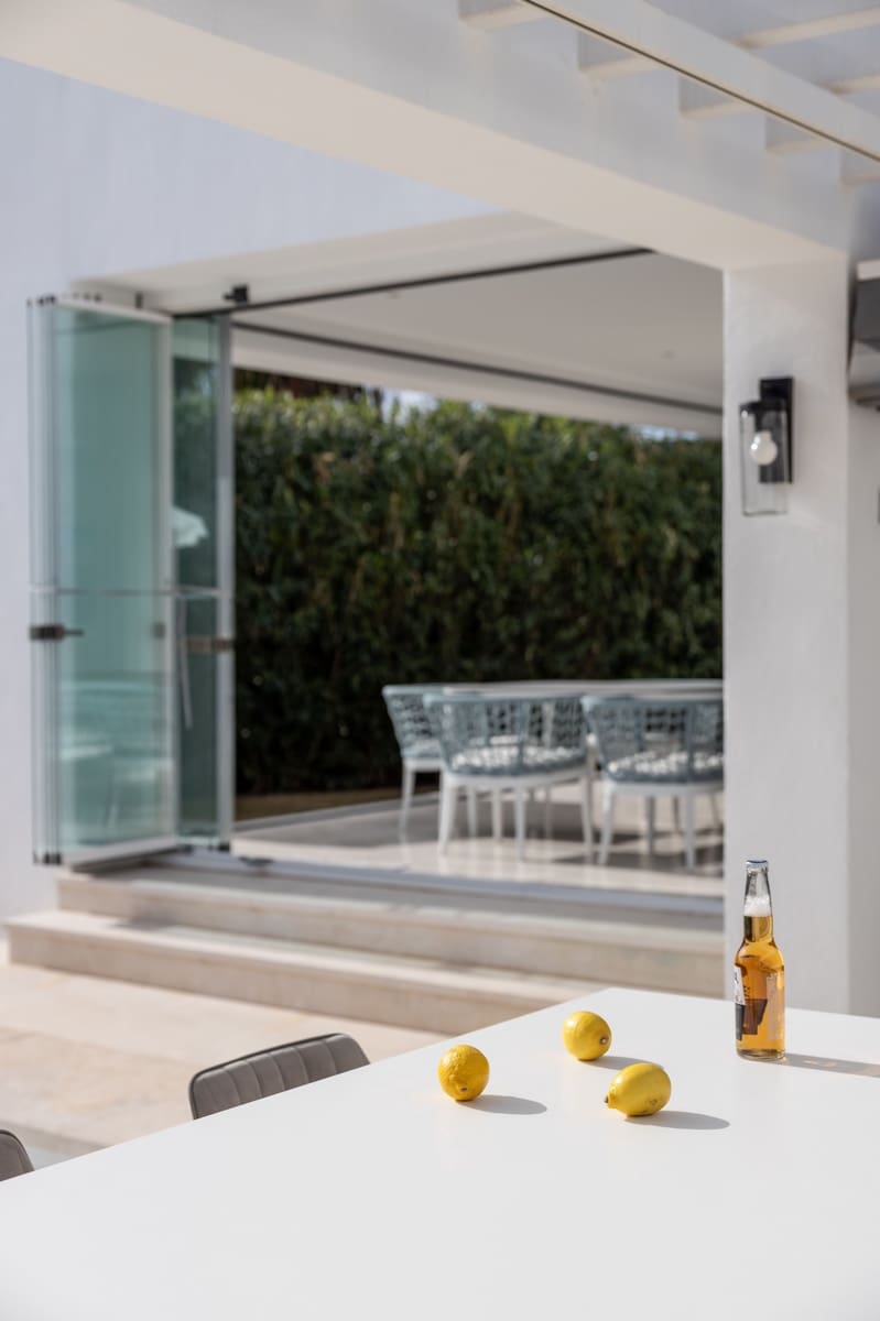 6 soverom Villa til salgs i El Paraiso med svømmebasseng - € 1 995 000 (Ref: 7953765)