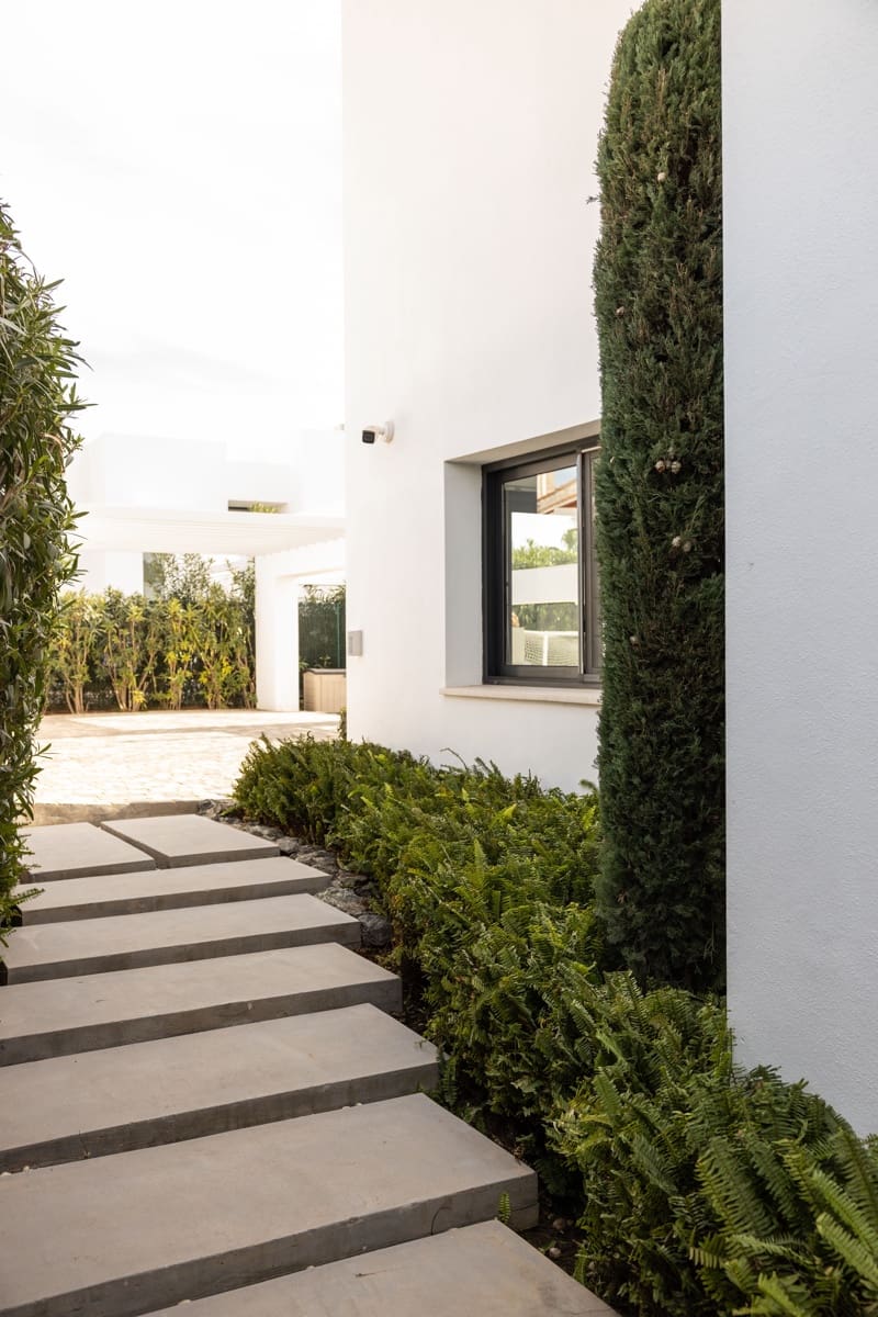 6 soverom Villa til salgs i El Paraiso med svømmebasseng - € 1 995 000 (Ref: 7953765)