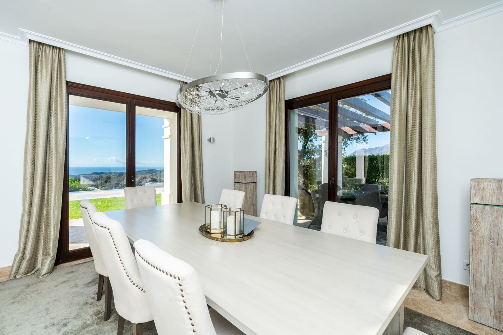 4 quarto Moradia para venda em Benahavis com piscina - 4 495 000 € (Ref: 7999475)